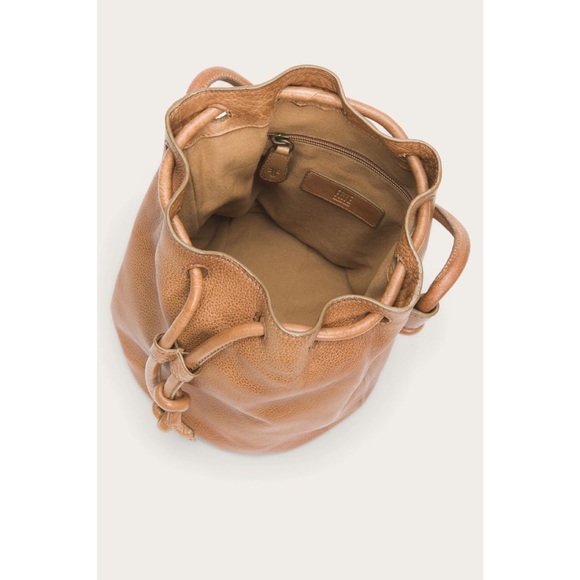 Frye / NWT Nora Knotted Bucket in Beige - Picture 3 of 10